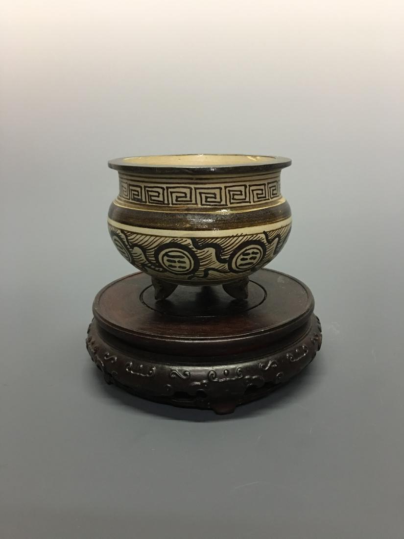 Chinese Cizhou Kiln Tripod Brush Pot (1 of 6)