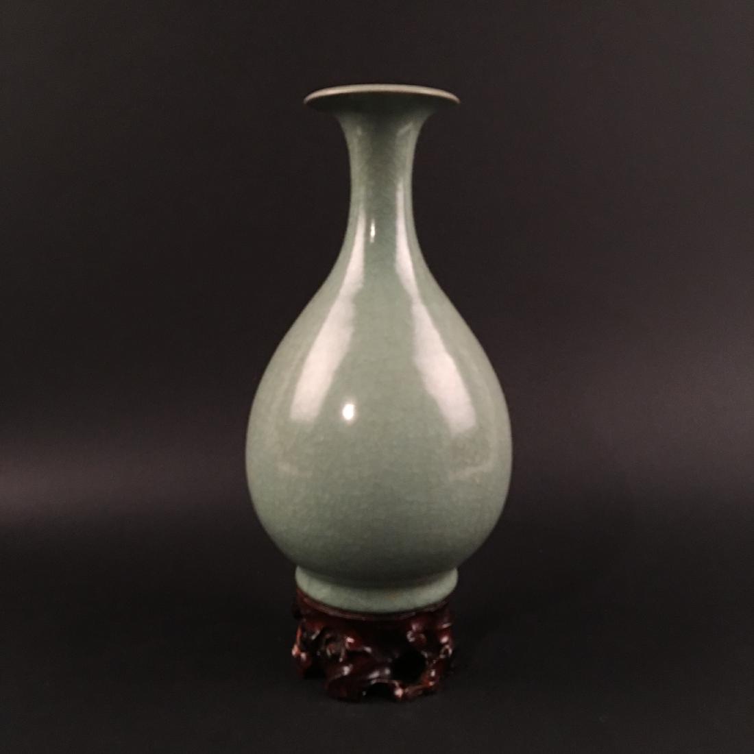 Chinese Celdon Glazed Vase (1 of 5)