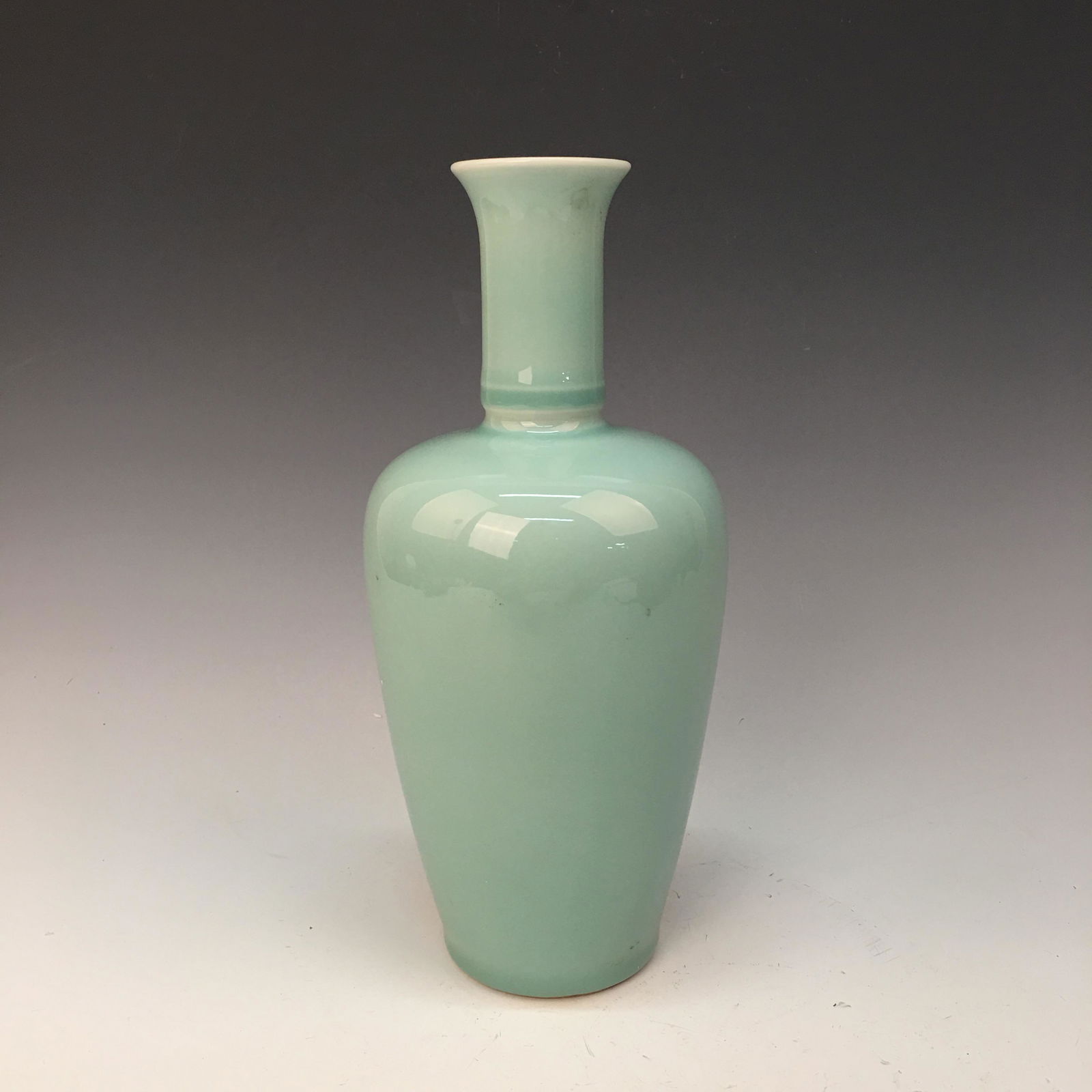 Chinese Longquan Kiln Bottle Vase, Qianlong Mark (1 of 5)