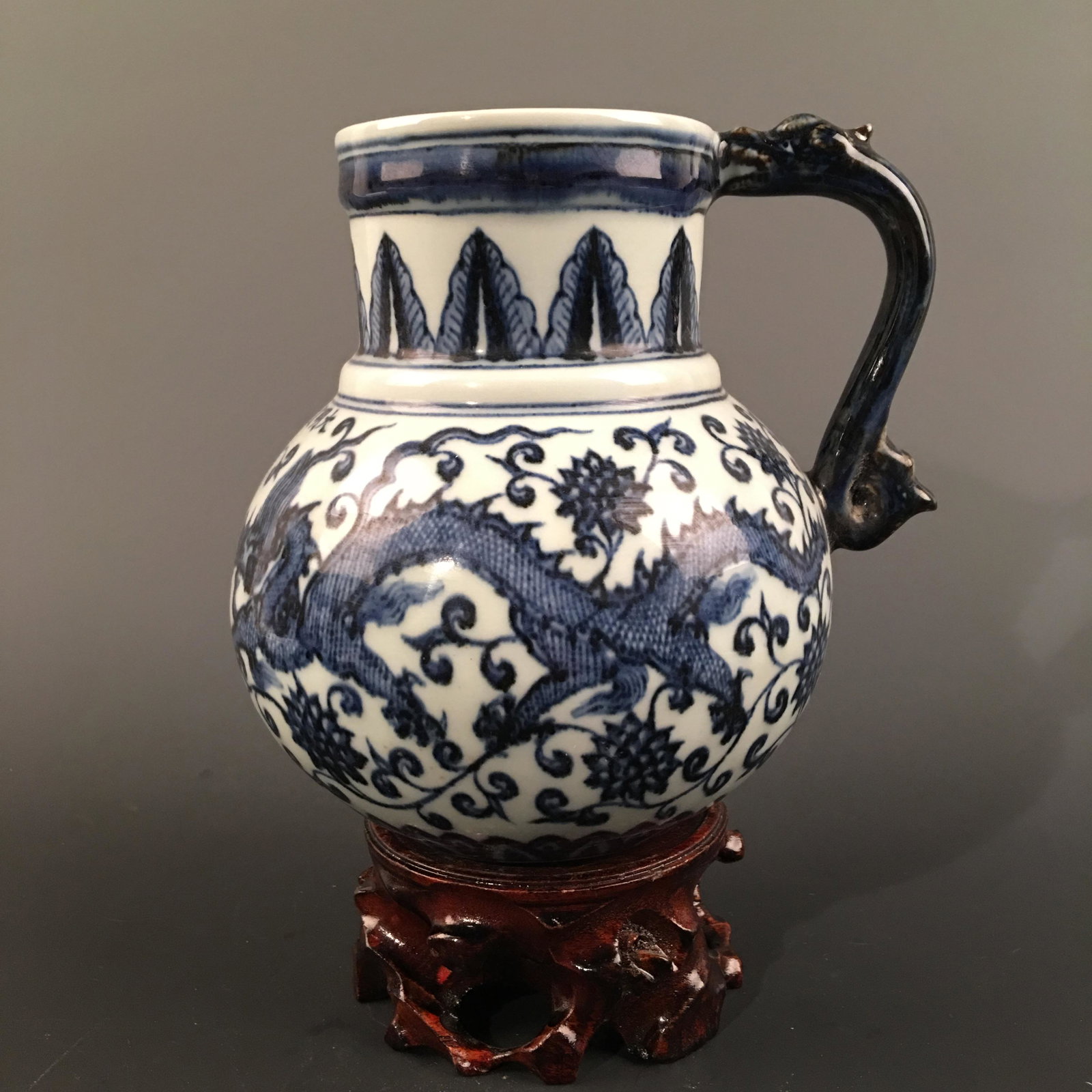 Chinese Blue-White 'Dragon' Vase: Chinese Blue-White 'Dragon' Vase 6-3/4'' H, 6-1/2'' W; 2 lb Shipping: We are able to pack and ship this item to an address in the United States for $30.00 via UPS Ground or USPS Priority Mail. Trackin