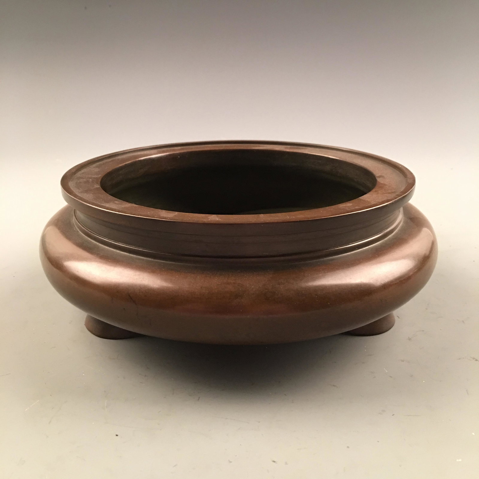 Chinese Bronze Tripod Censer: Chinese Bronze Tripod Censer 2-1/2'' H, 8-1/4'' W; 8.2 lb Shipping: We are able to pack and ship this item to an address in the United States for $35.00 via UPS Ground or USPS Priority Mail. Tracking 