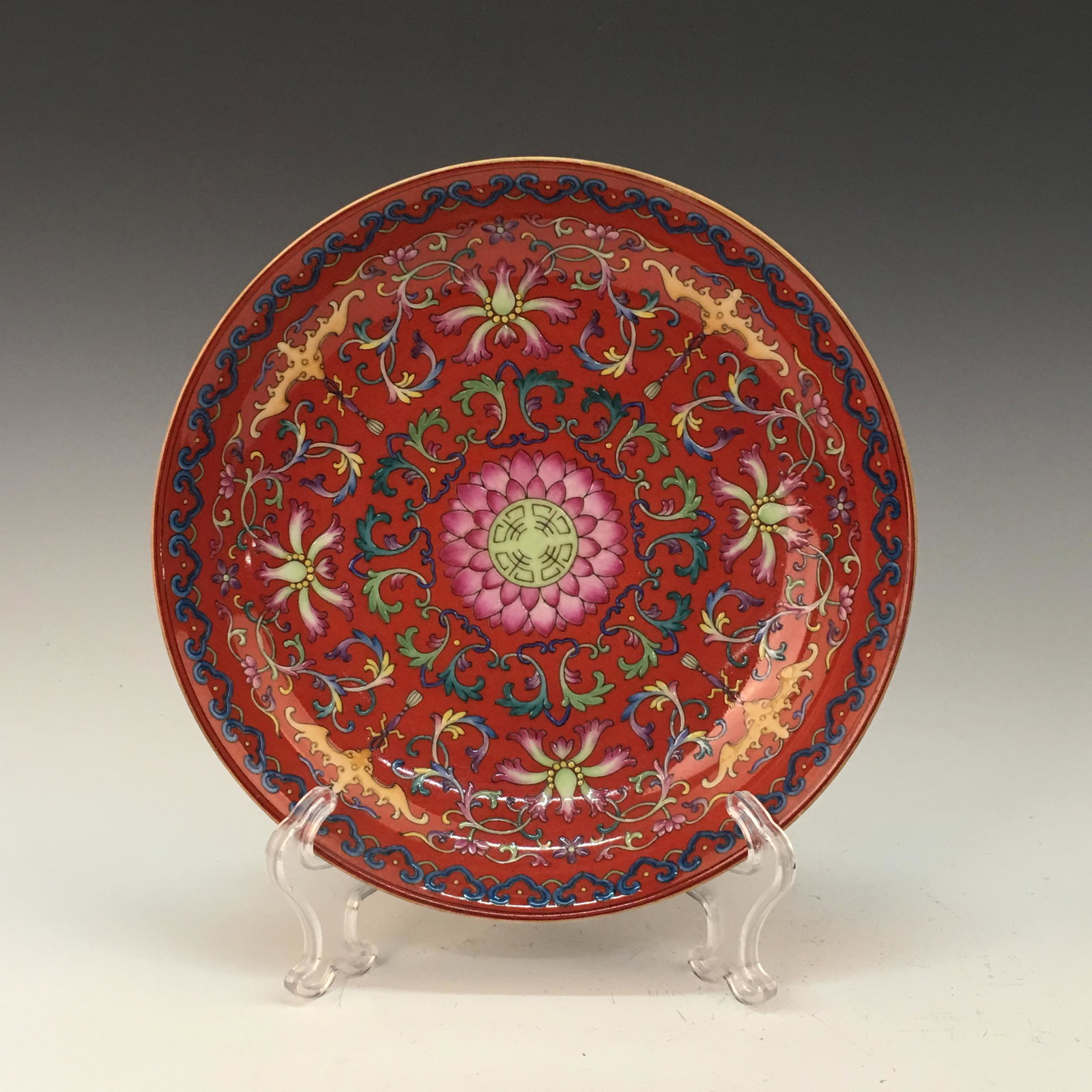 Chinese Famille Rose Charger, Yongzheng Mark: Chinese Famille Rose Charger, Yongzheng Mark 1-1/2'' H, 8-1/4'' W; 0.8lb Shipping: We are able to pack and ship this item to an address in the United States for $35.00 via UPS Ground or USPS Priority 
