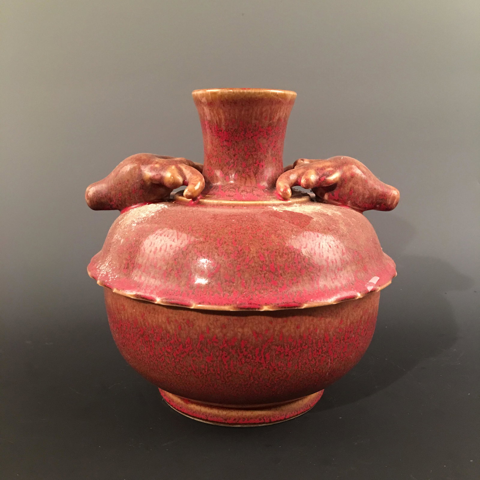 Chinese Red Glazed Yang Tou Zun, Kangxi Mark: Chinese Red Glazed Yang Tou Zun, Kangxi Mark 10'' H, 10'' W; 7.2 lb Shipping: We are able to pack and ship this item to an address in the United States for $35.00 via UPS Ground or USPS Priority Mail.