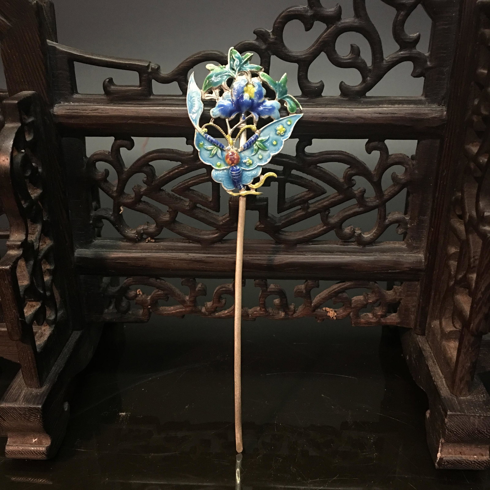 Chinese Hair Clip: Chinese Hair Clip 5-1/2'' H, 1-1/2'' W; 13 g Shipping: We are able to pack and ship this item to an address in the United States for $30.00 via UPS Ground or USPS Priority Mail. Tracking information w