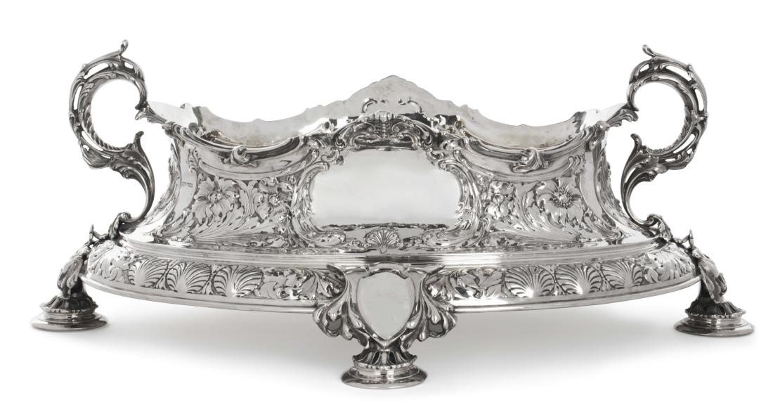 A monumental Edward VII sterling silver oval footed (1 of 3)