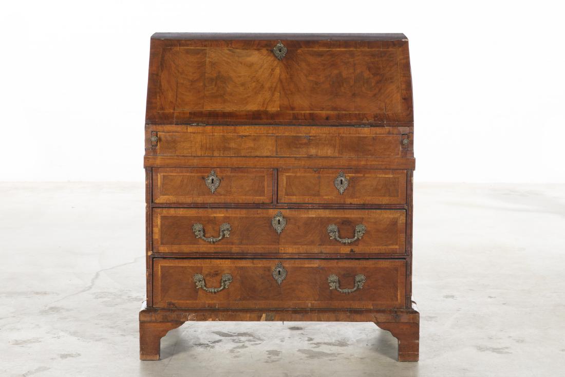 A George I walnut slant front desk, 18th century (1 of 3)