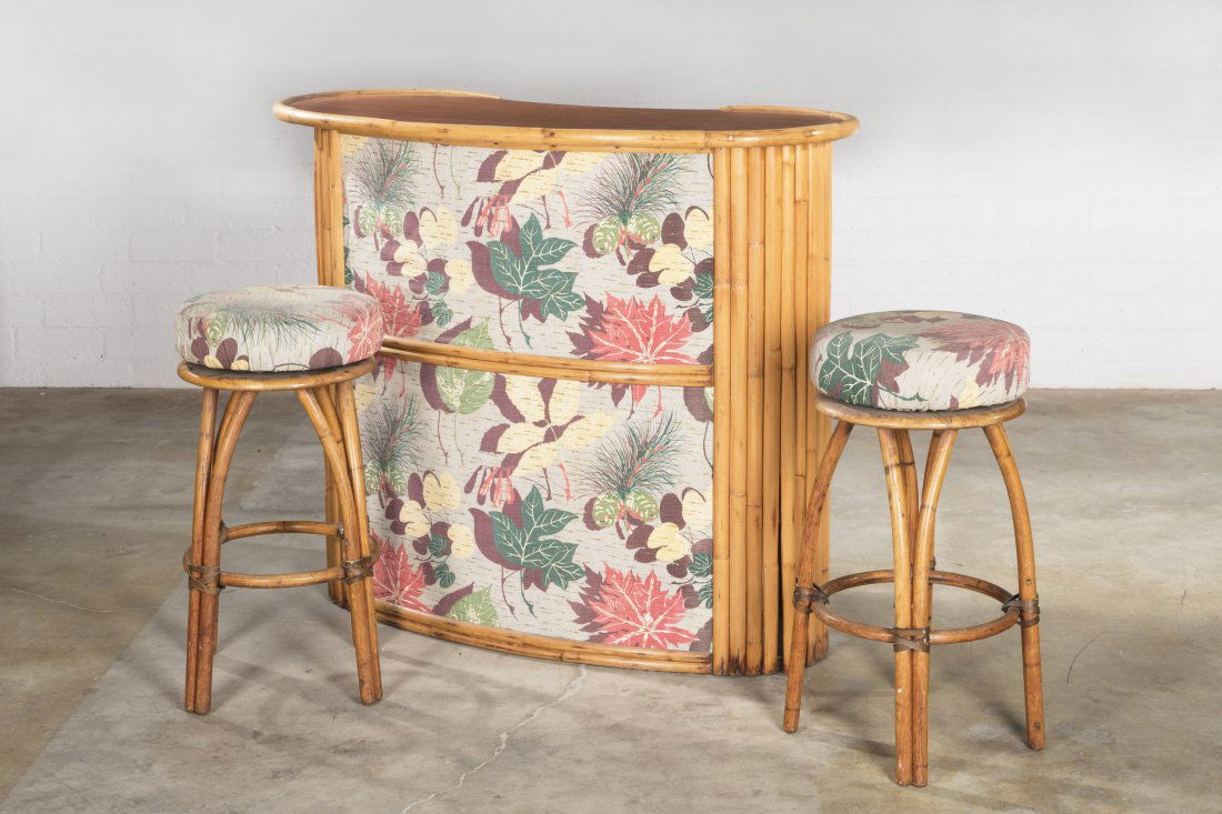 A bamboo & wood cocktail bar & stools (1 of 1)