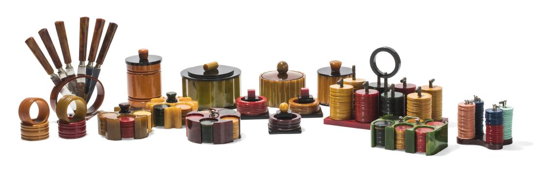 Collection of bakelite gaming sets & accessories: A collection of bakelite and catalin gaming sets, boxes and accessories circa 1940 Including gaming chip sets, napkin ring sets, a set of six knives, and four table boxes, 15 (groups, sets or boxes) t