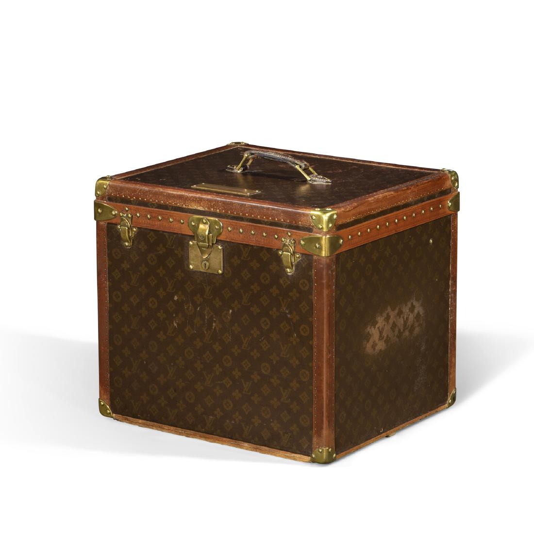 A Louis Vuitton monogram train case, #818385 (1 of 5)