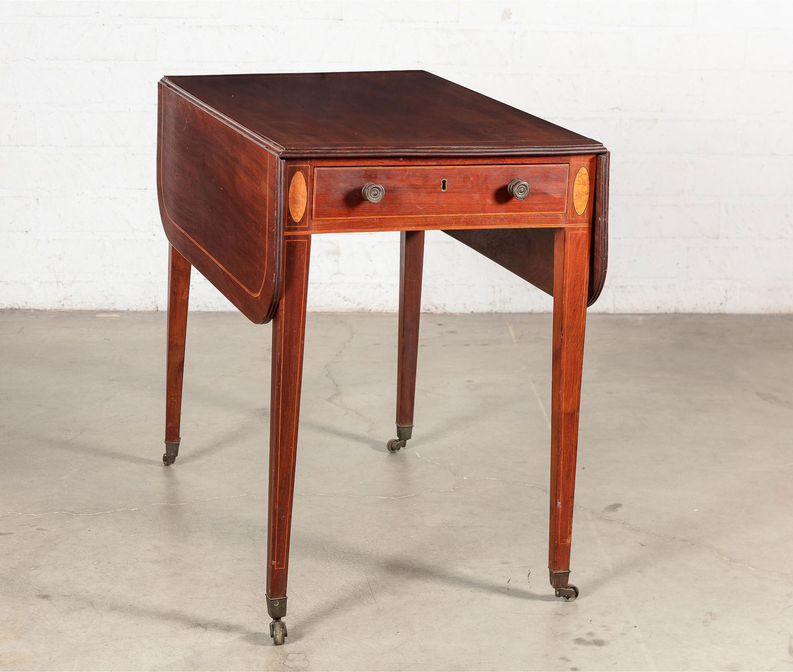 A George III mahogany pembroke table (1 of 5)