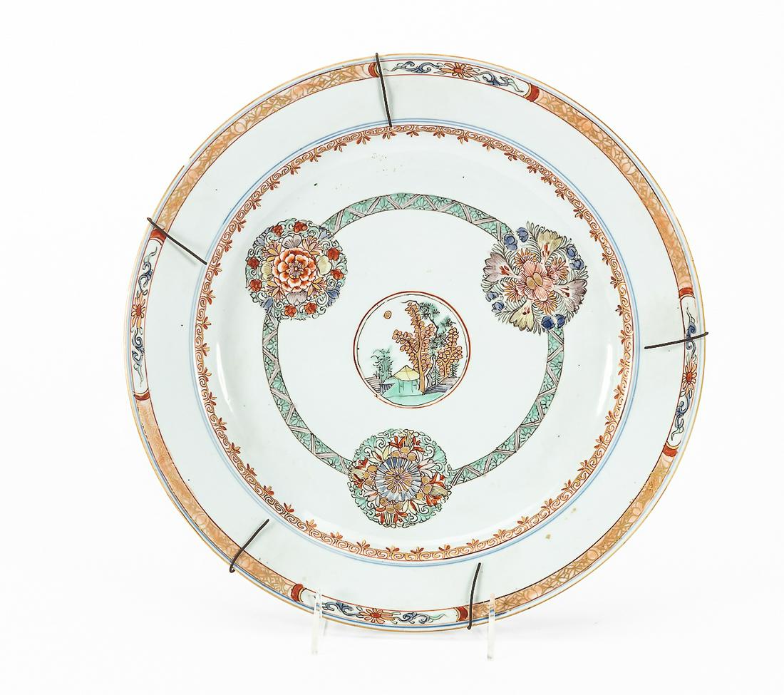 A Chinese Export porcelain plate (1 of 2)