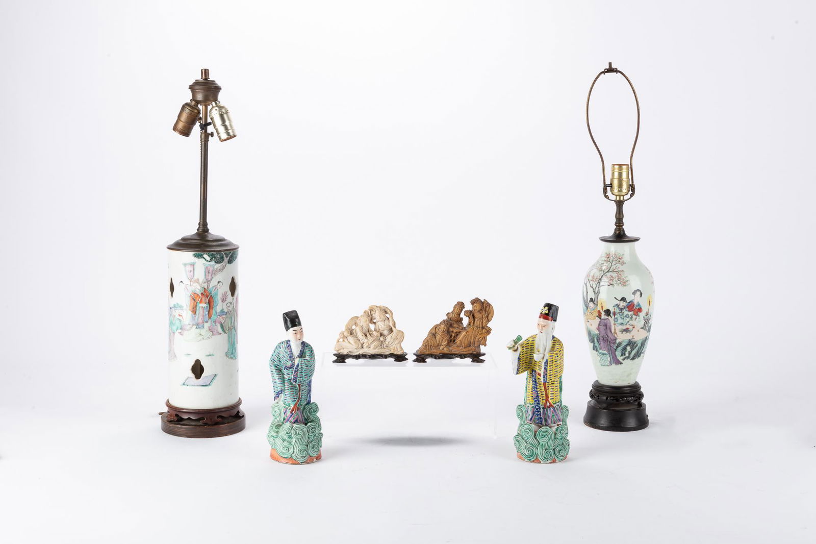 A Chinese porcelain hat stand and vase, now as table la (1 of 10)