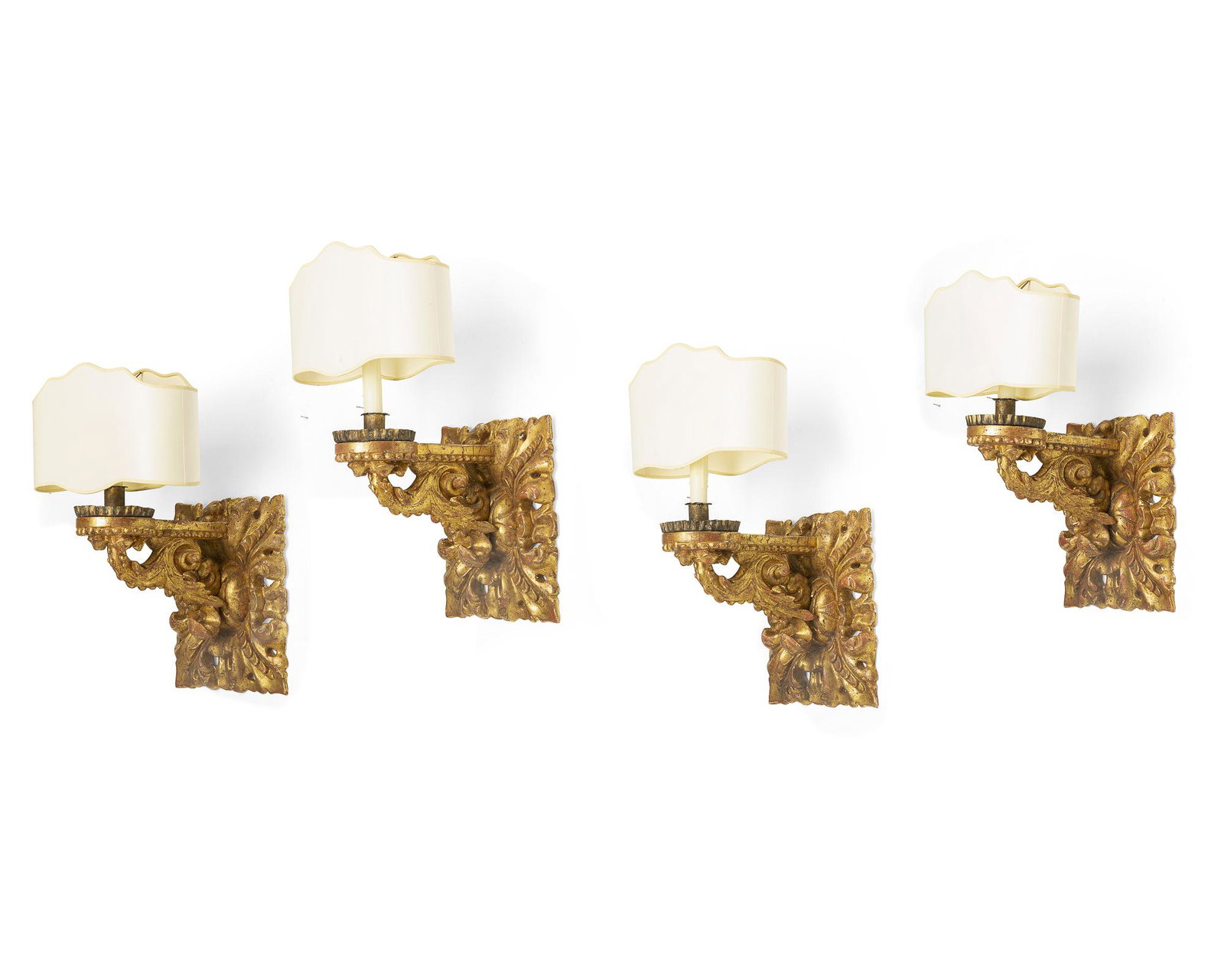 Four Italian Baroque style giltwood wall lights (1 of 1)