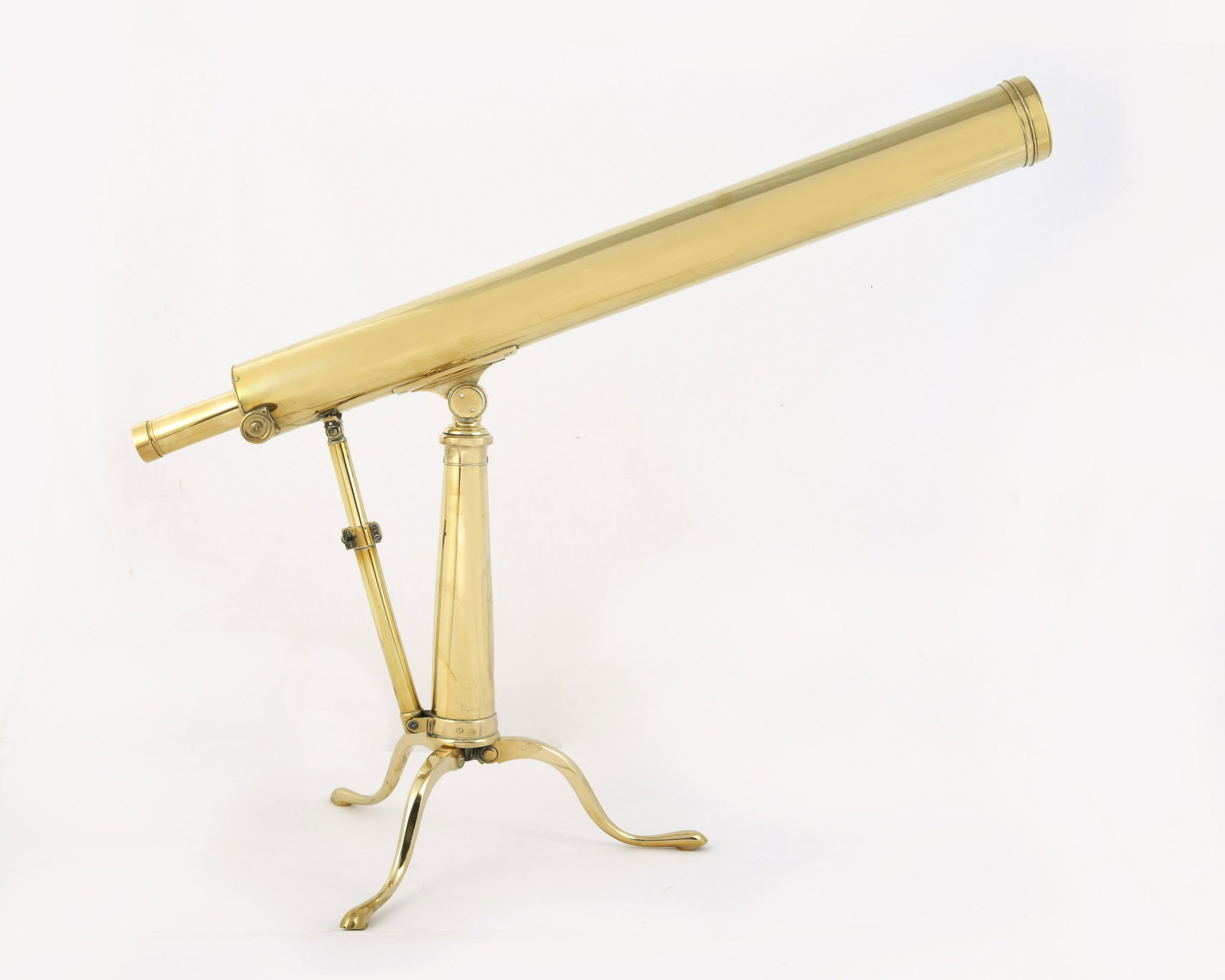 George III brass table telescope J. E. Ramsden: A George III brass table top telescope J. E. Ramsden, London late 18th century Inscribed Ramsden London height 21 1/4in (54in ); length 29in (74cm) Provenance: Property from a Private Washin