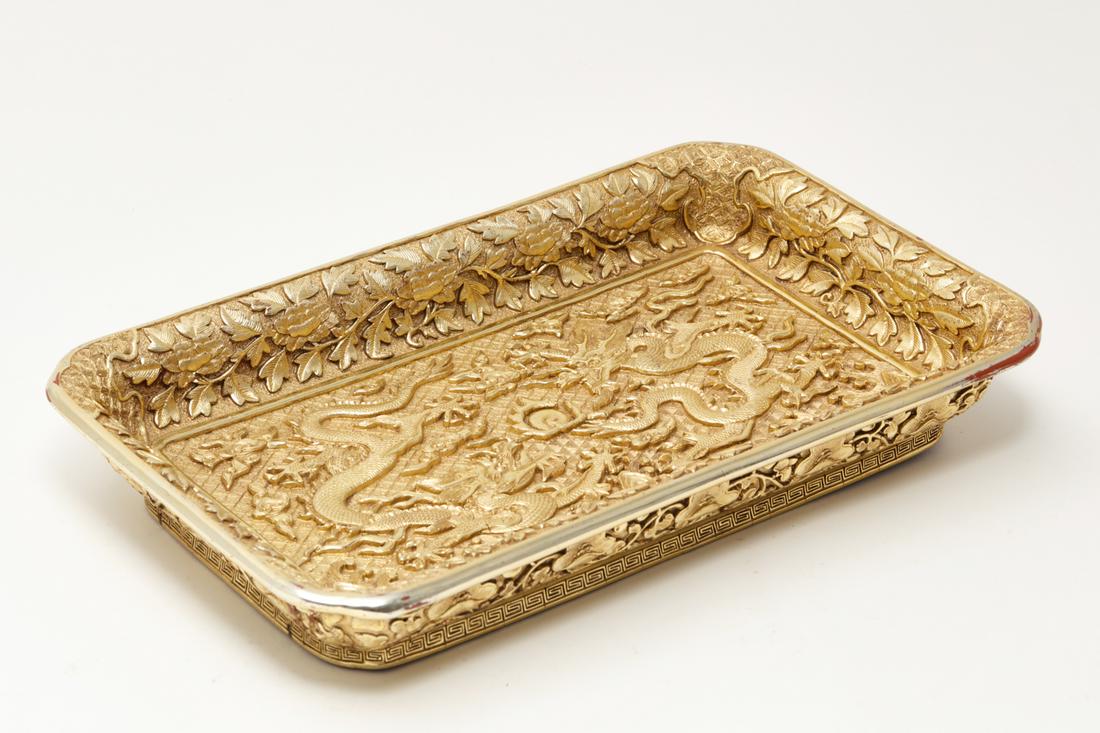 A Chinese carved gilt lacquered tray (1 of 5)