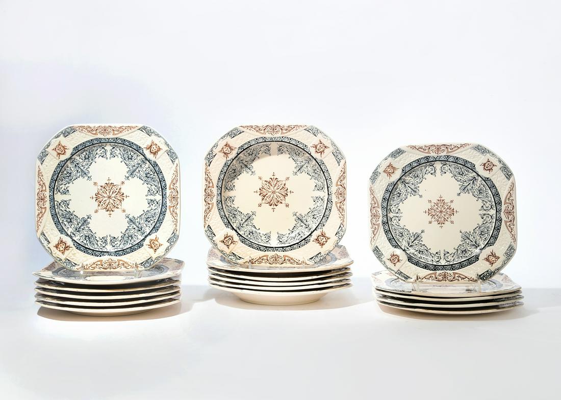 Longchamp part dinner service Diane pattern (1 of 3)