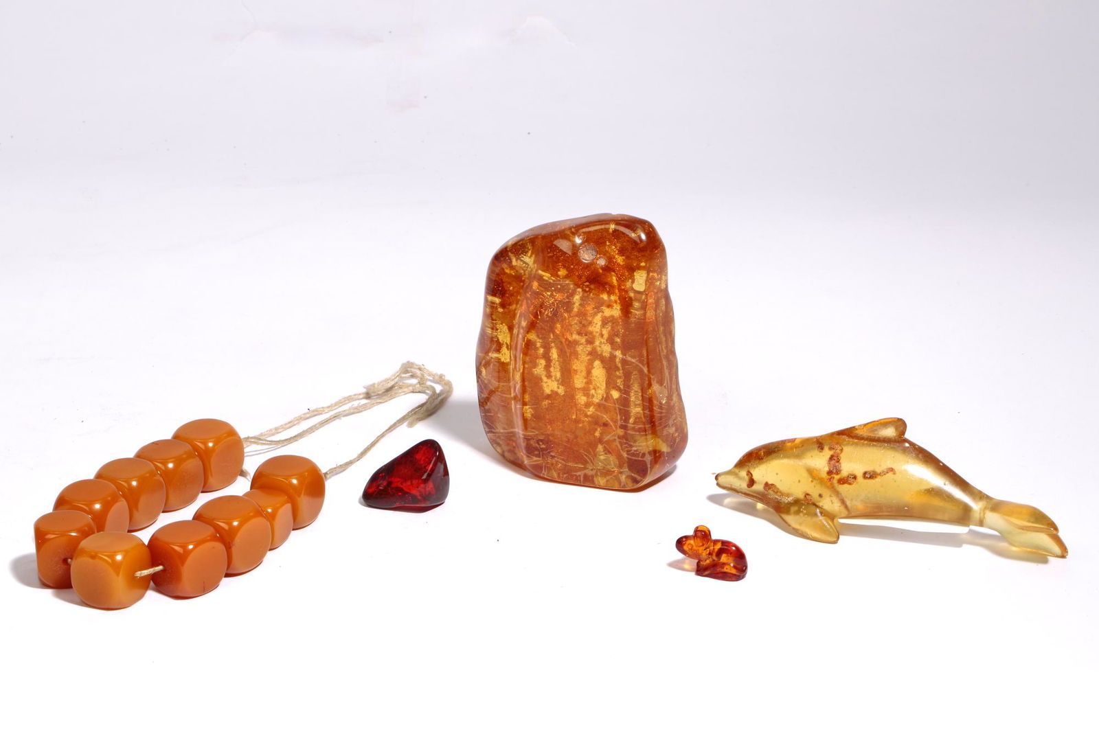 A five piece collection of amber (1 of 1)