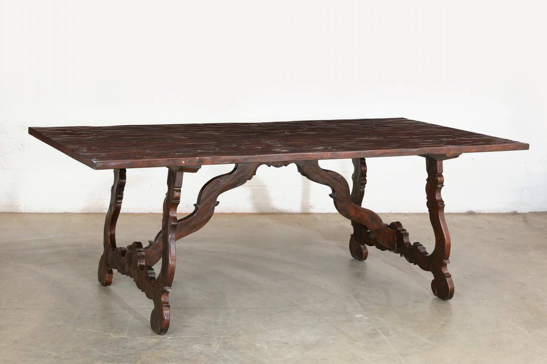 Las Palmas Design 'Estralla' Baroque style table (1 of 2)