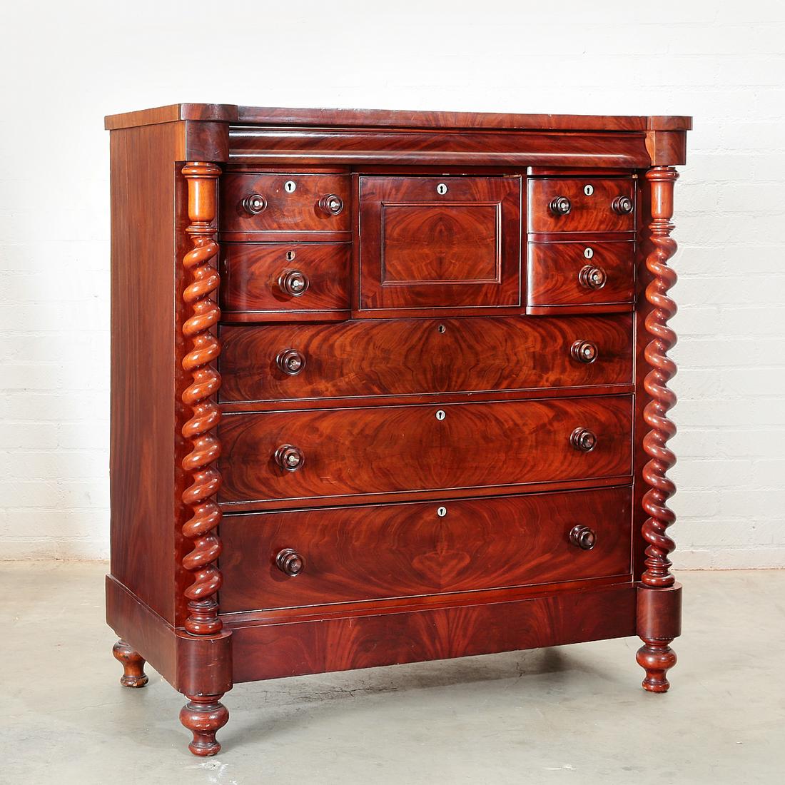 A Scottish mahogany chest of drawers (1 of 2)