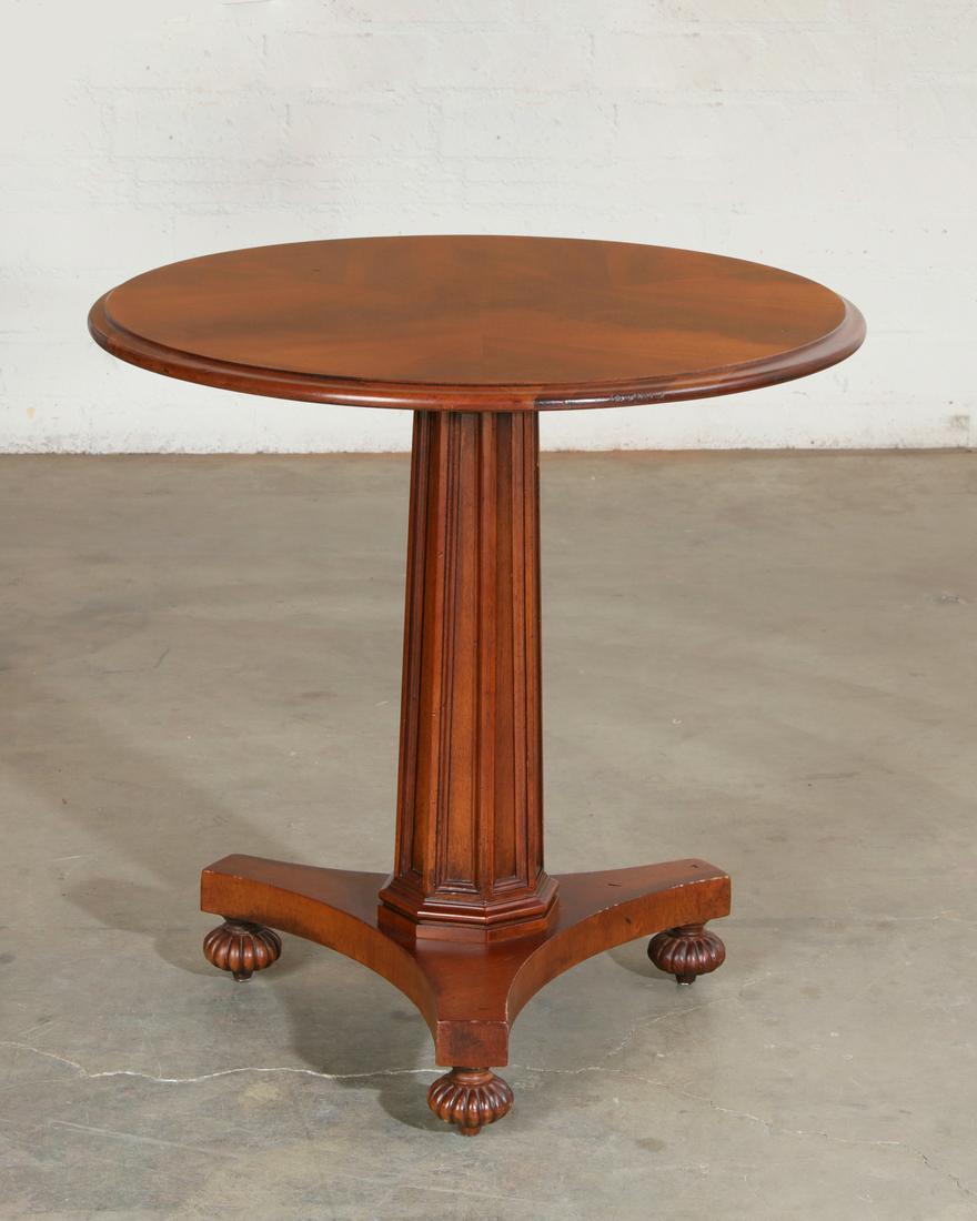 A William IV style mahogany occasional table (1 of 1)