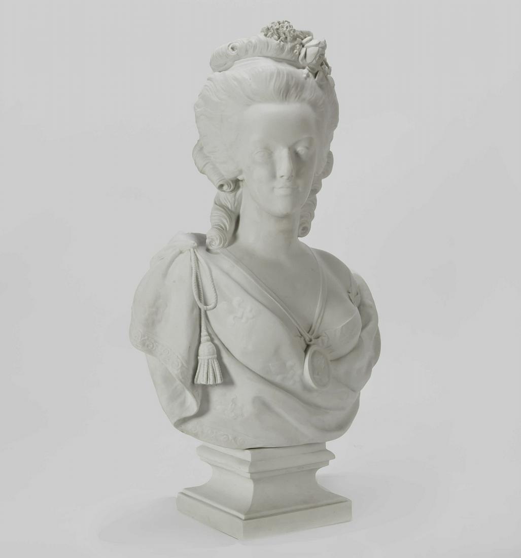 A French bust of Marie Antoinette, after Lecomte (1 of 4)