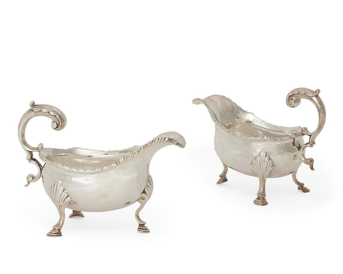 A pair of George III sterling silver sauce boats (1 of 3)