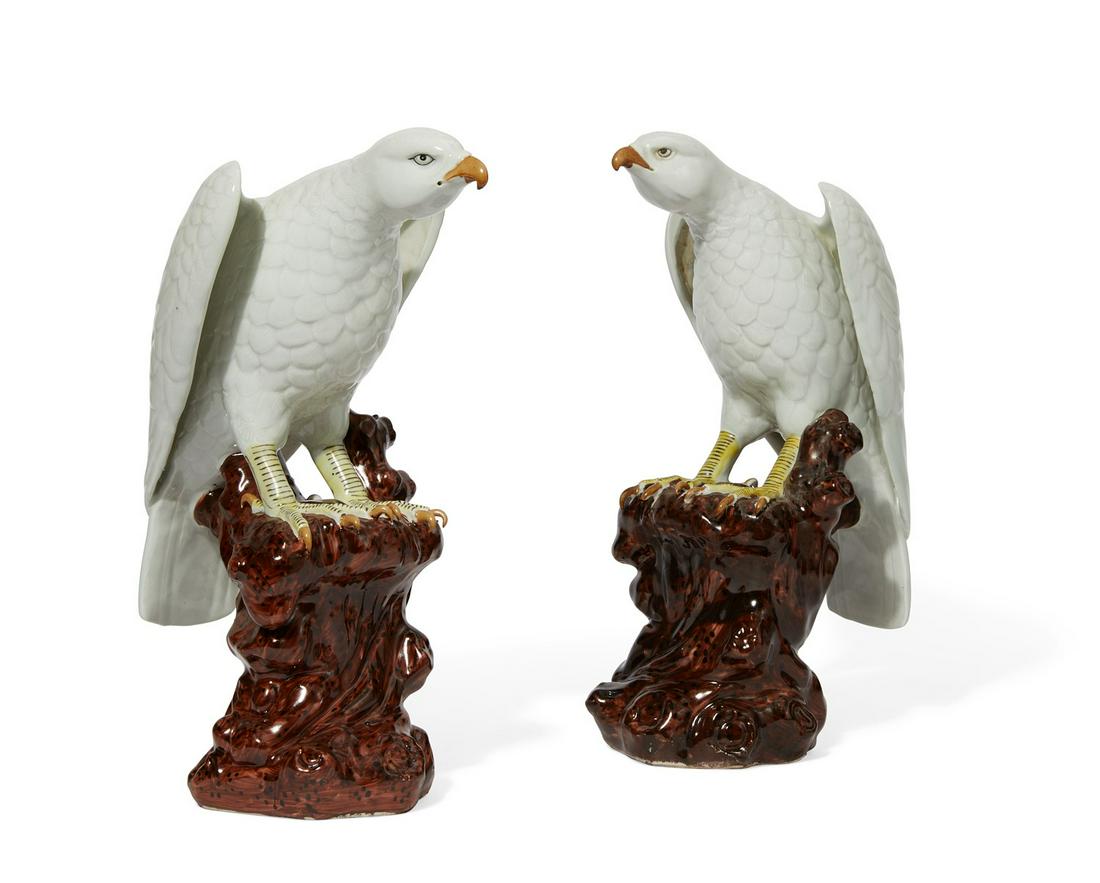 Pair of Chinese Export porcelain models of eagles (1 of 5)