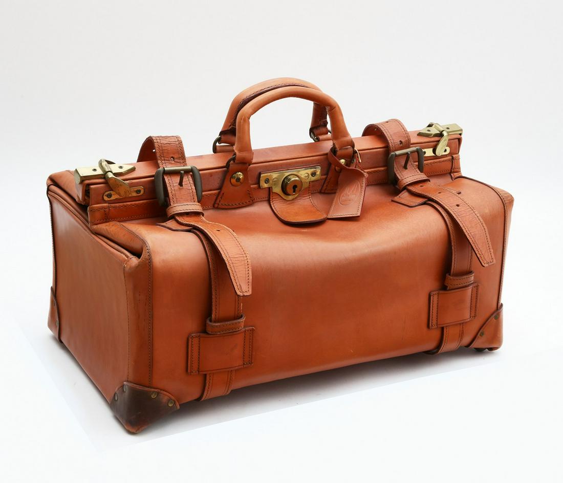 A Swaine & Adeney tan leather Gladstone bag (1 of 9)