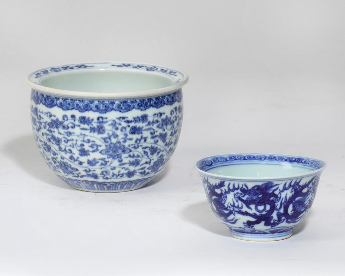 Two Chinese blue and white porcelain  articles (1 of 5)