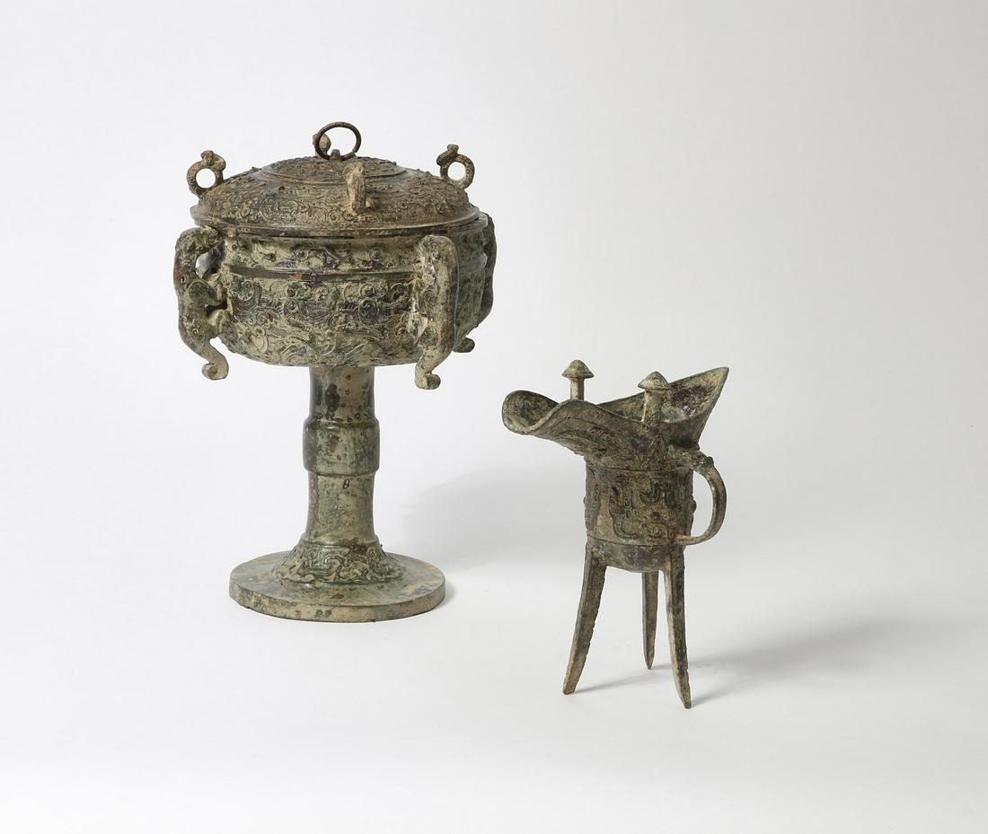 Two Chinese archaic style bronze vessels (1 of 8)