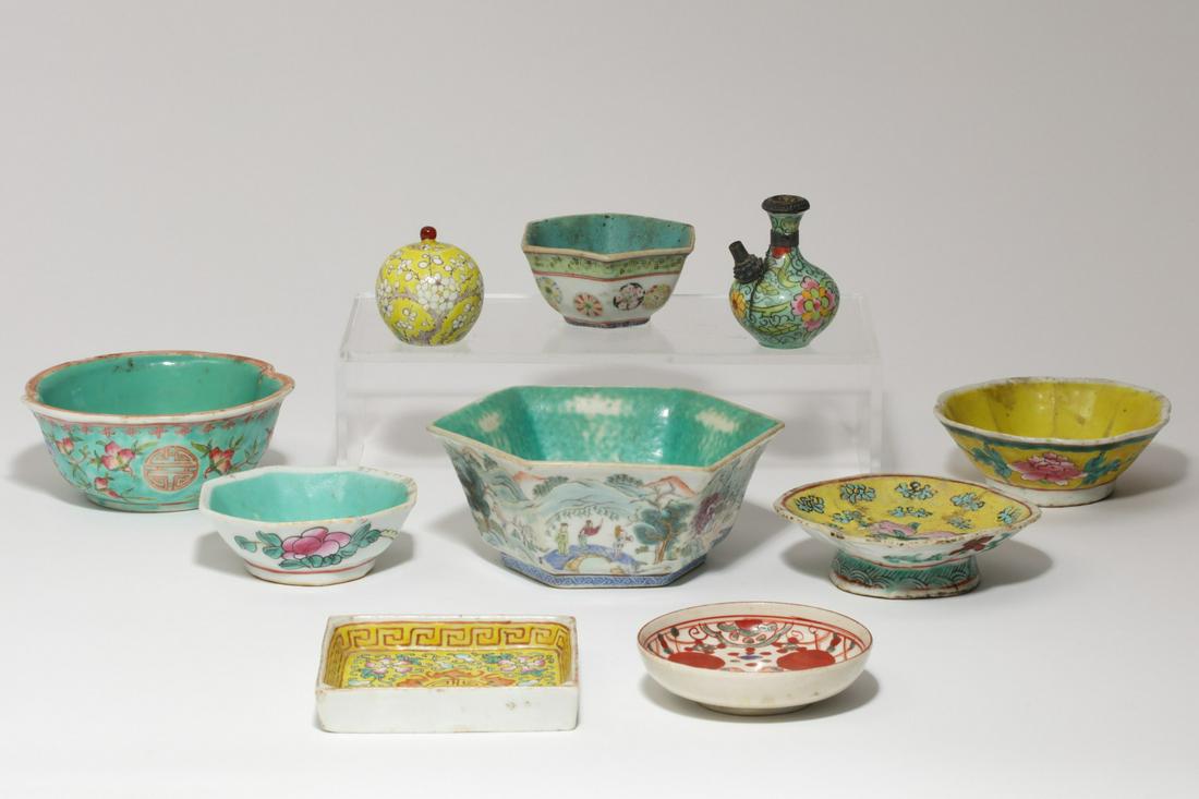 Ten piece group of Chinese porcelain tableware (1 of 6)