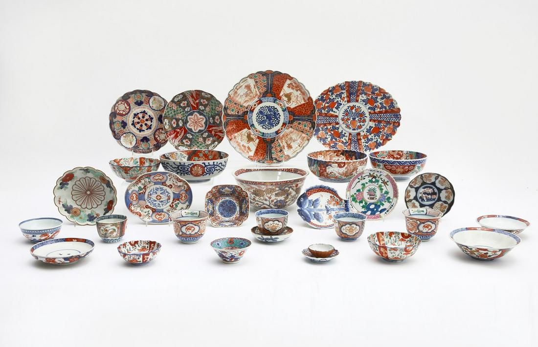 Group of Asian Arita porcelain tableware (1 of 7)