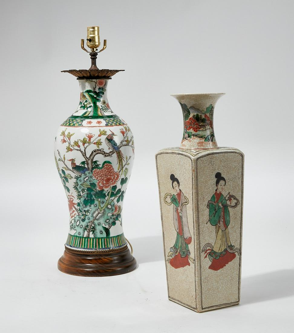 Two Chinese porcelain vases (1 of 16)