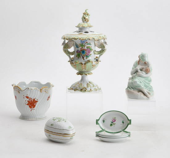 Set of Herend porcelain & Hollohaza egg form box Jan 28, 2022 Andrew Jones Auctions in CA