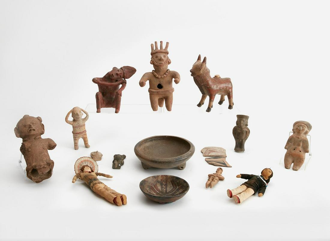 A group of twelve Mesoamerican pottery articles (1 of 4)