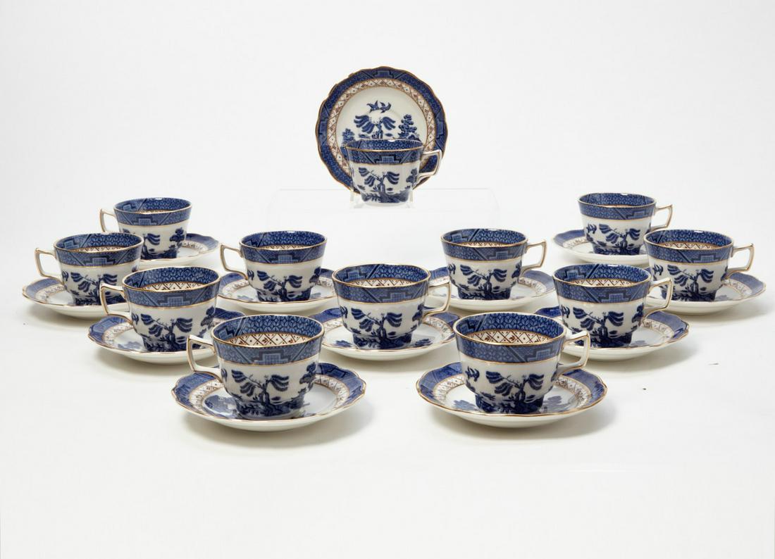 12 Royal Doulton Booths Real Old Willow tea cups (1 of 3)