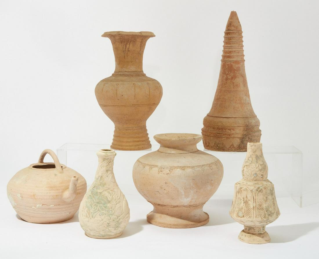 Six International pottery tablewares (1 of 6)