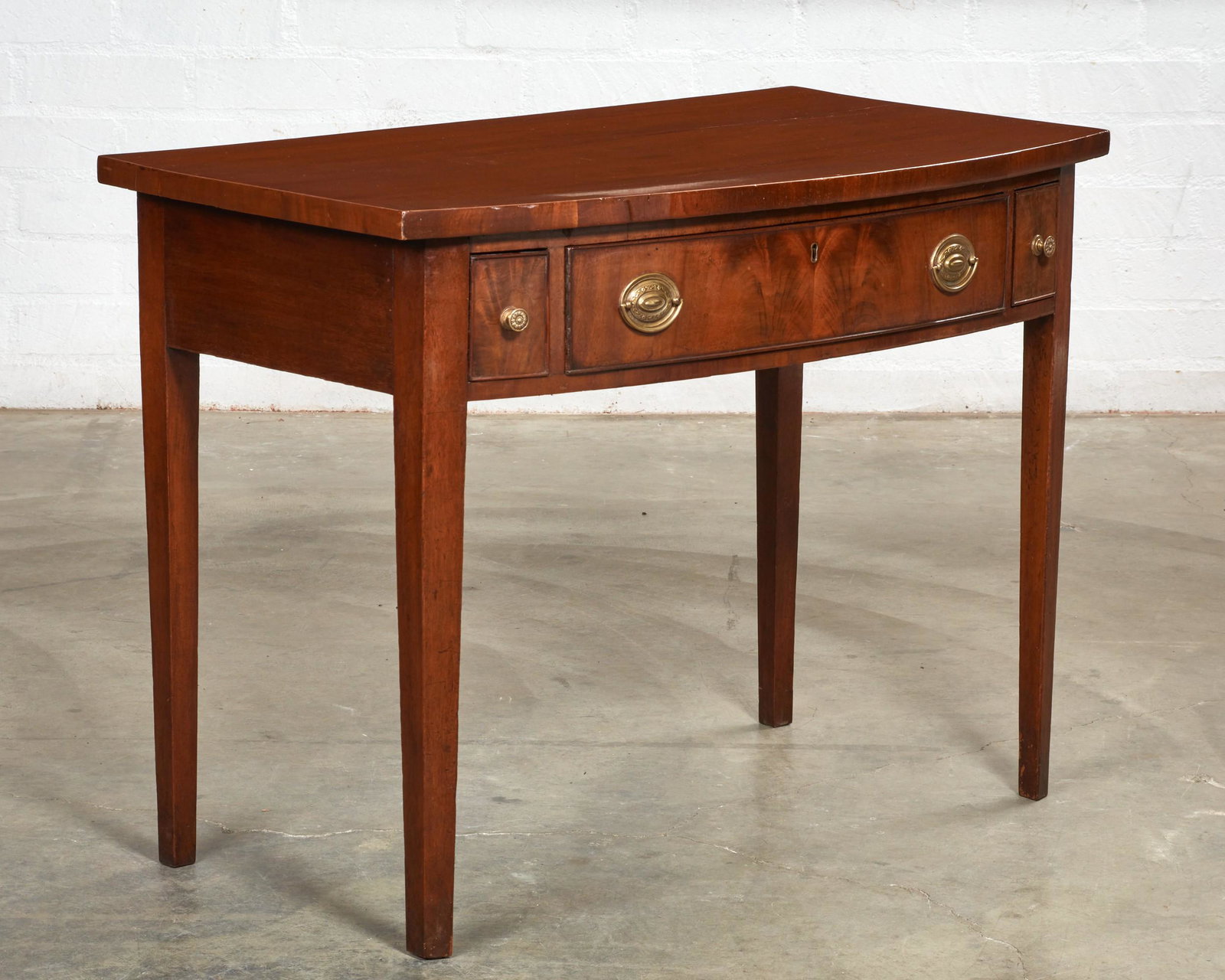 A George III mahogany dressing table (1 of 4)