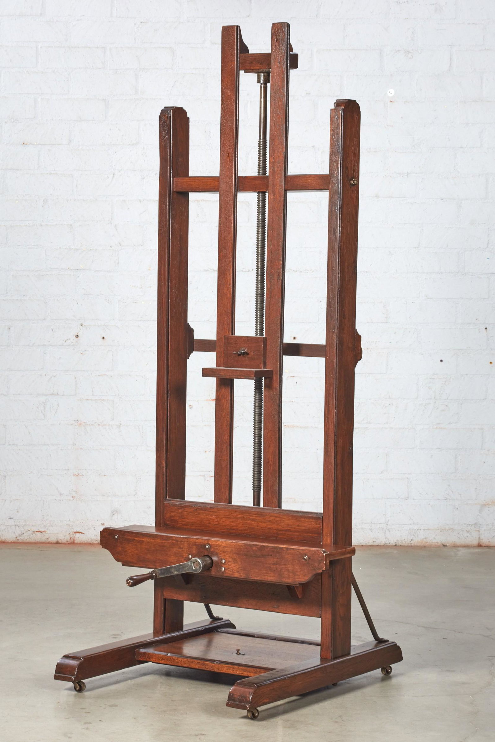 An oak adjustable easel (1 of 3)