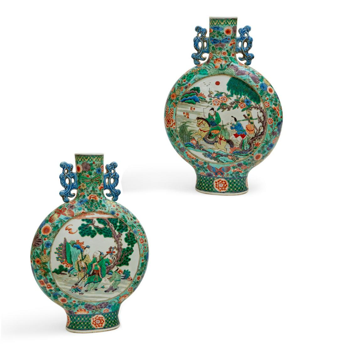 Pair Chinese Famille Verte porcelain moon flasks: A pair of Chinese Famille Verte porcelain moon flasksWith six character mark to undersides.height 17 3/4in (45cm); width 12in (30.5cm); depth 3 1/2in (9cm)