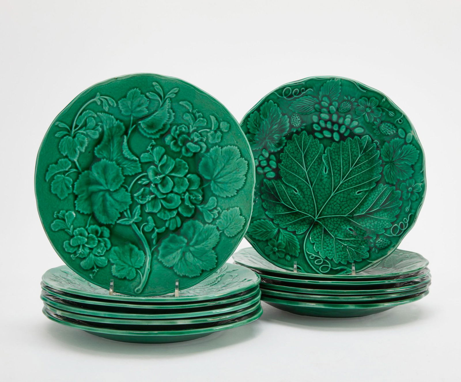 Twelve English green glazed earthenware plates (1 of 3)