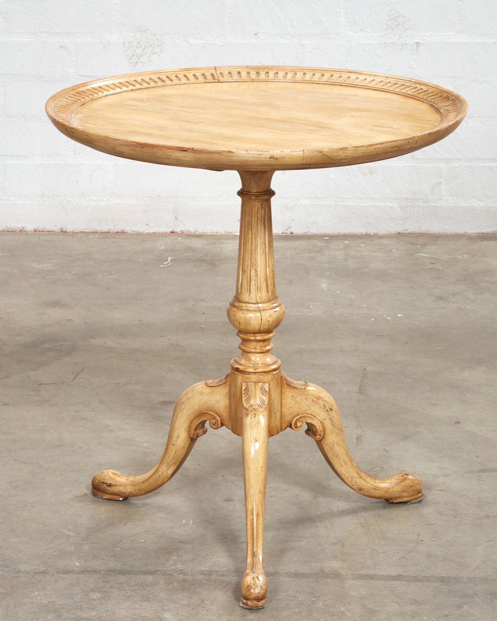 A George III style occasional table (1 of 4)