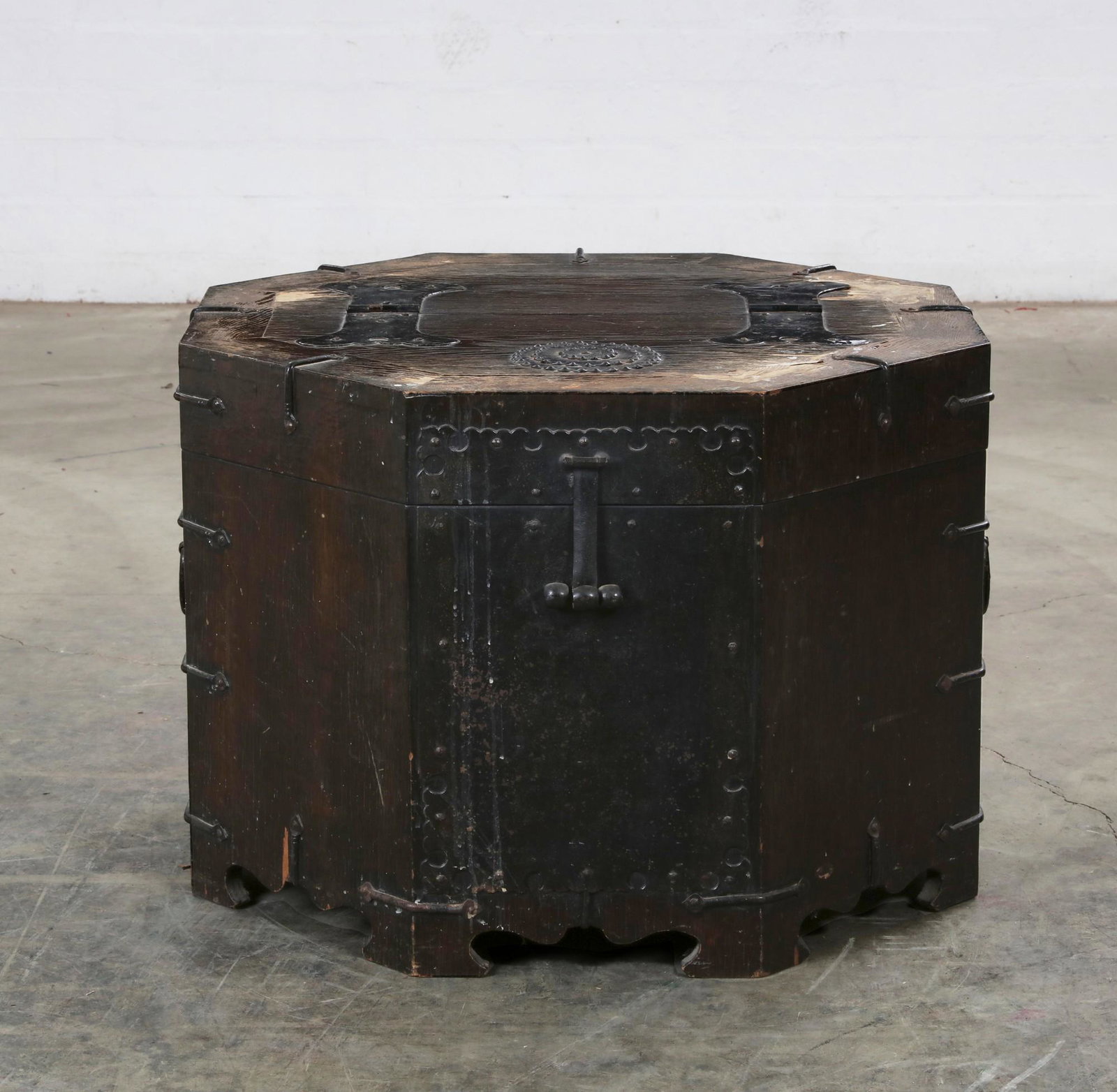 A Korean iron mounted elm octagonal hat box (1 of 4)