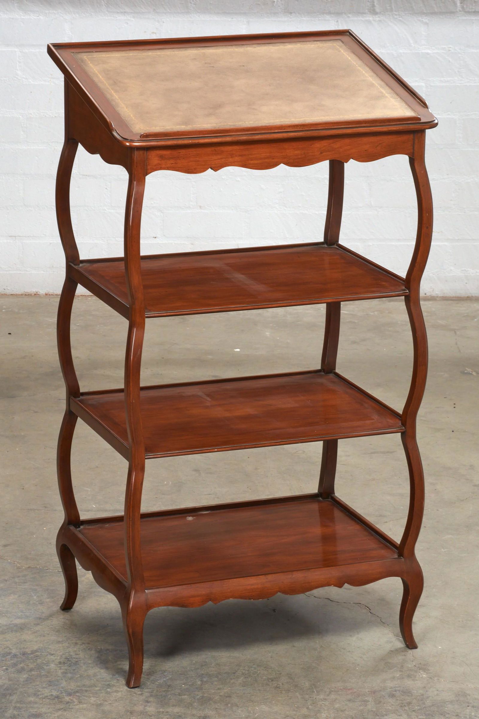 A Baker mahogany McMillen Collection lectern (1 of 4)