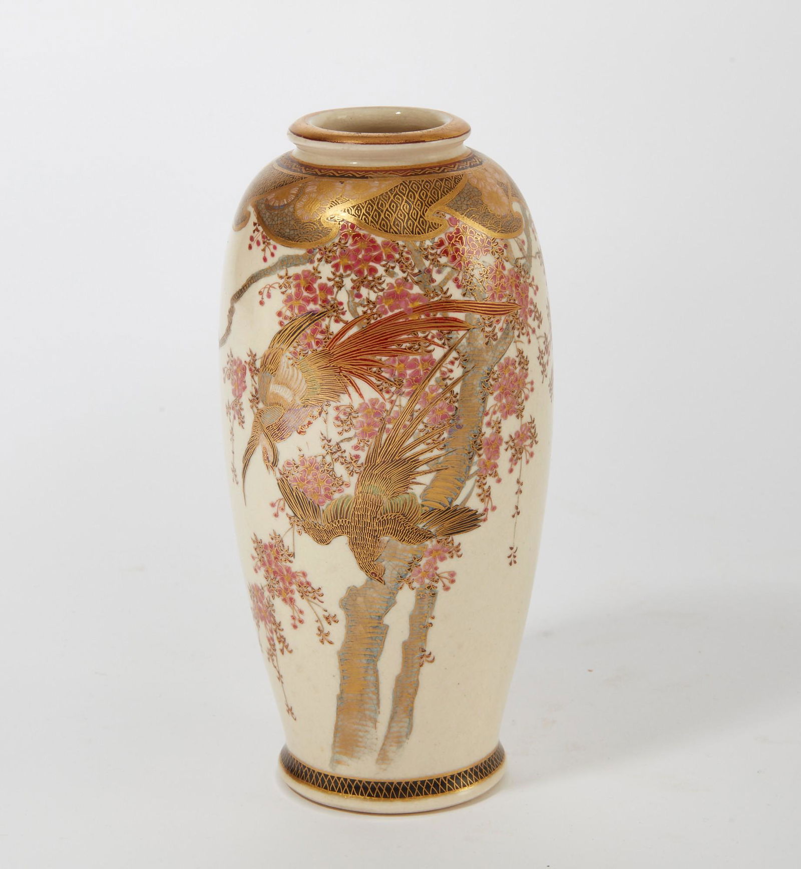 A small Japanese Satsuma vase (1 of 4)