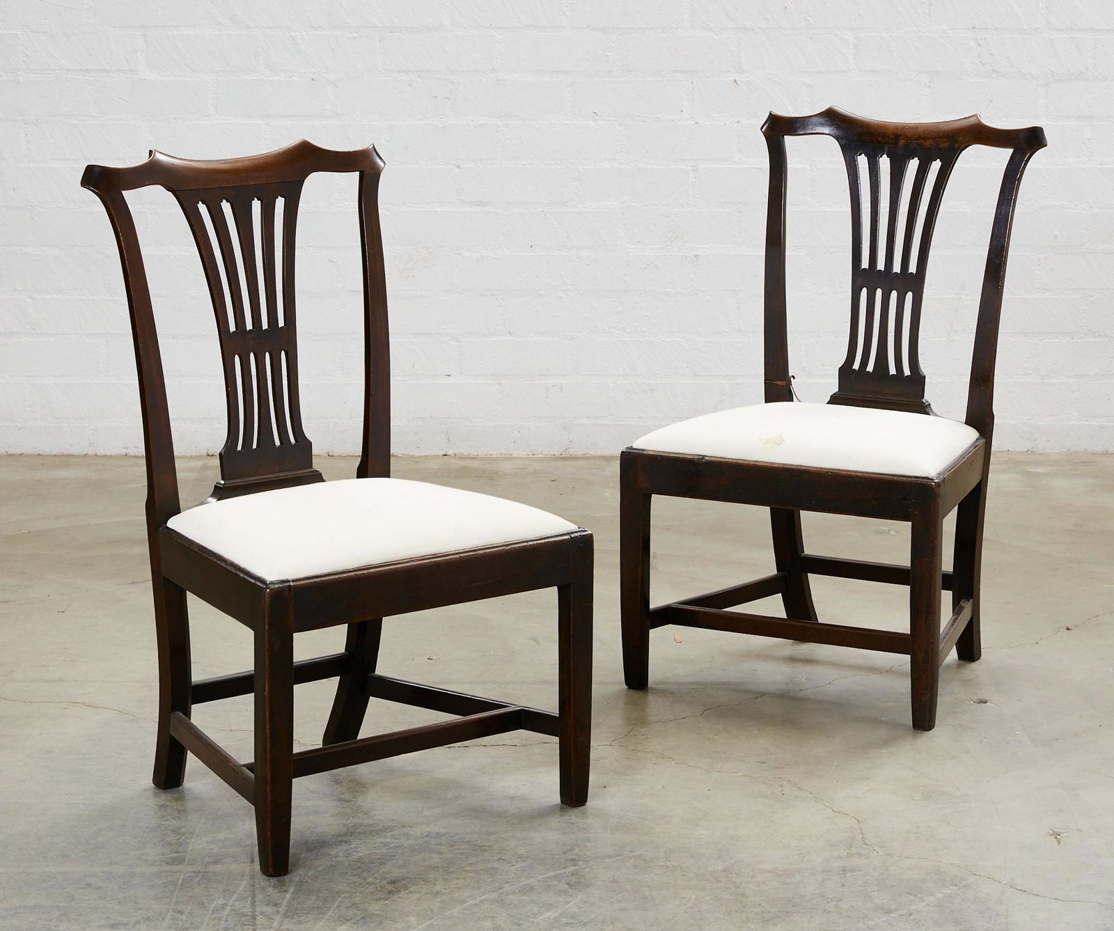 Pair of American Chippendale mahogany side chairs (1 of 7)