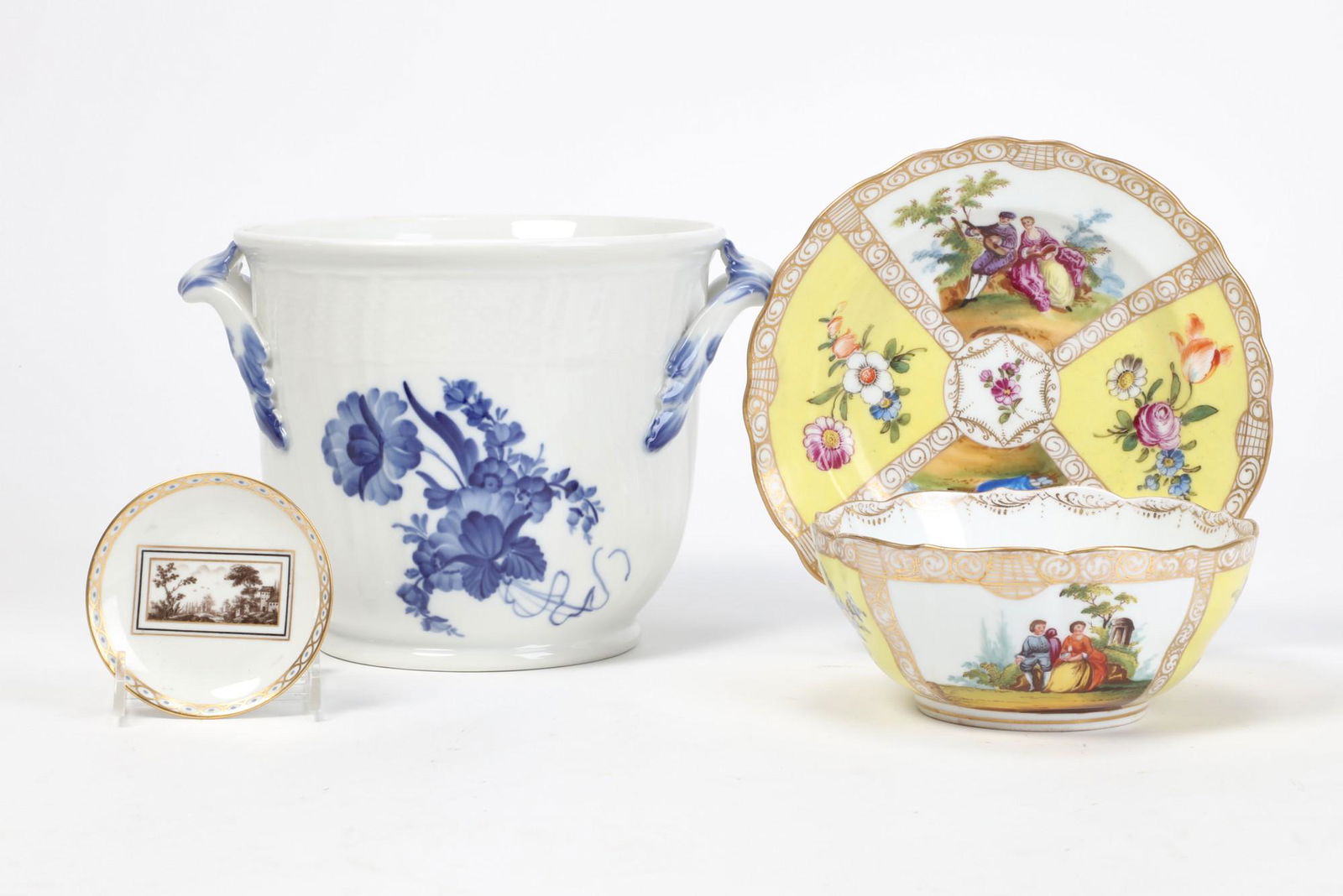 Four Continental ceramic tablewares, 20th century (1 of 6)