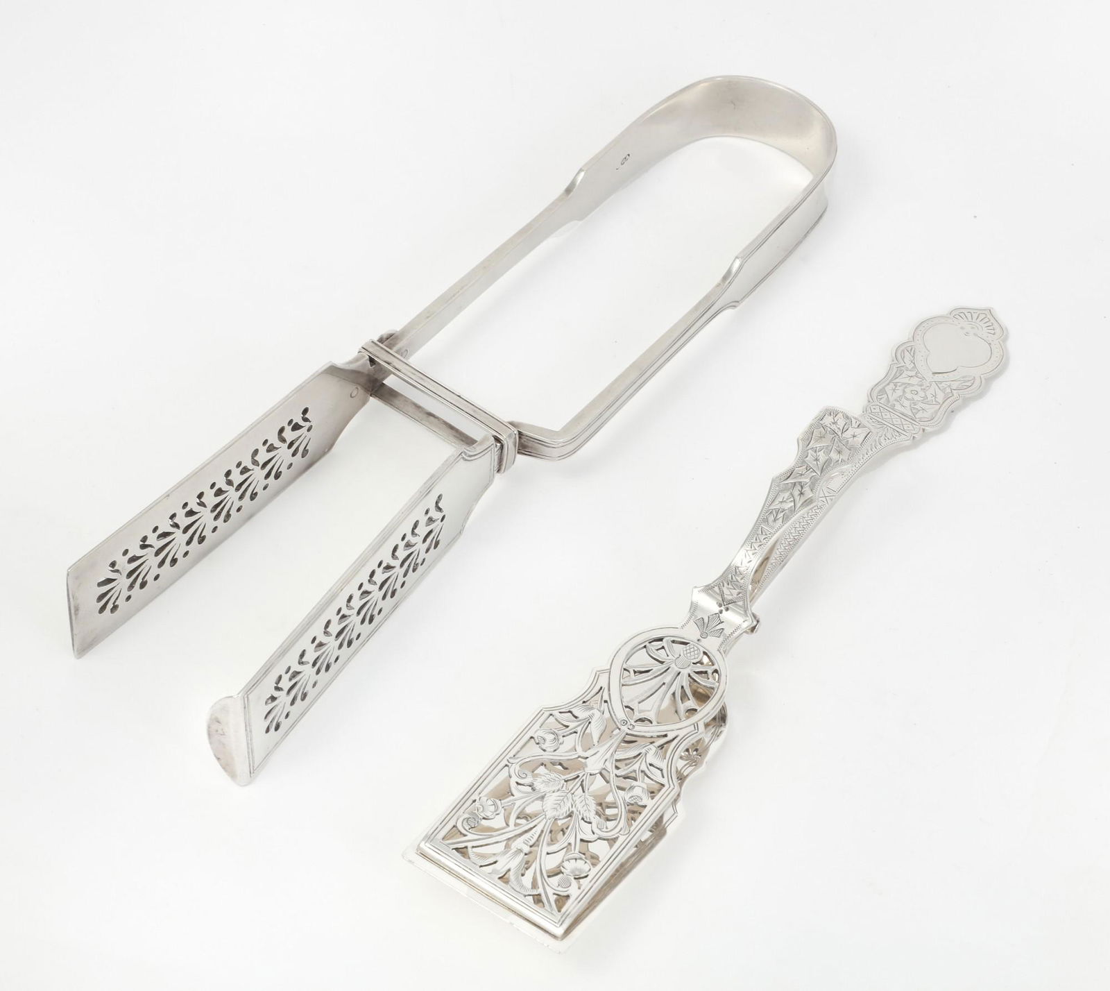 Two Victorian sterling silver asparagus servers (1 of 4)