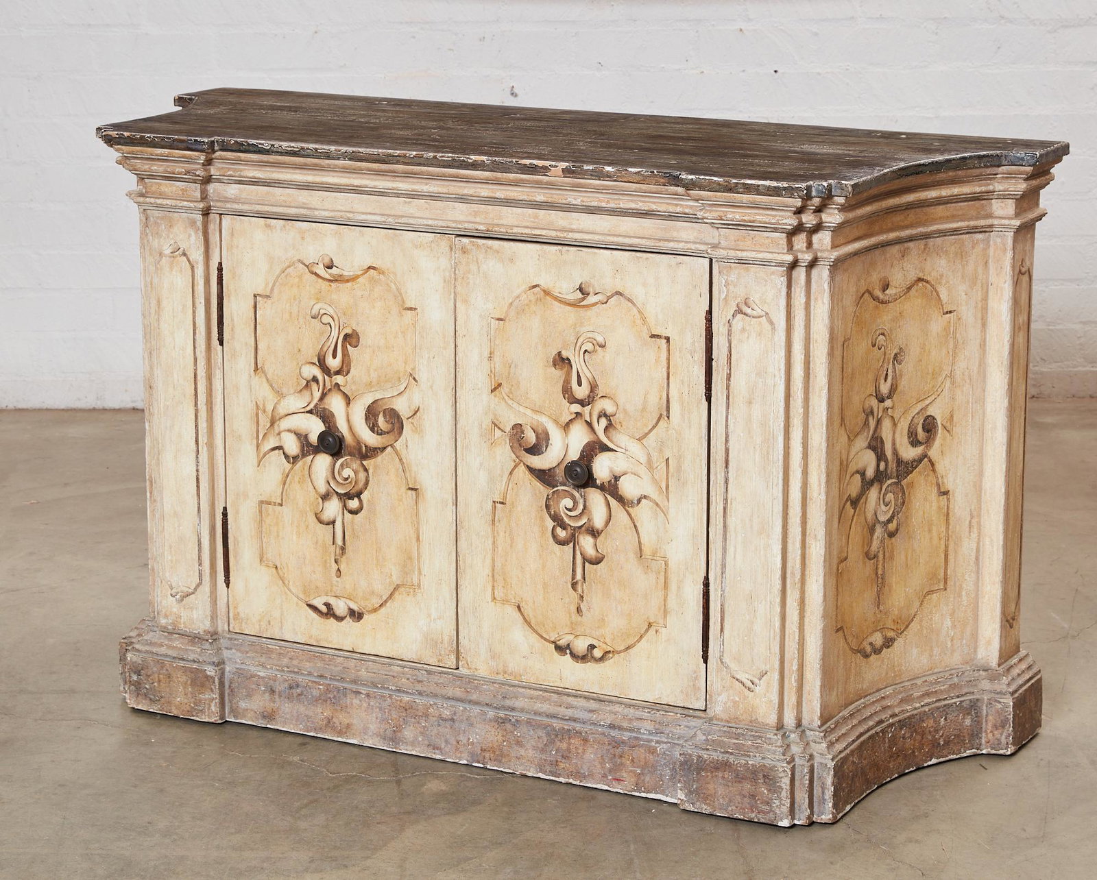 A Hendrix Allardyce Adolfo side cabinet (1 of 6)