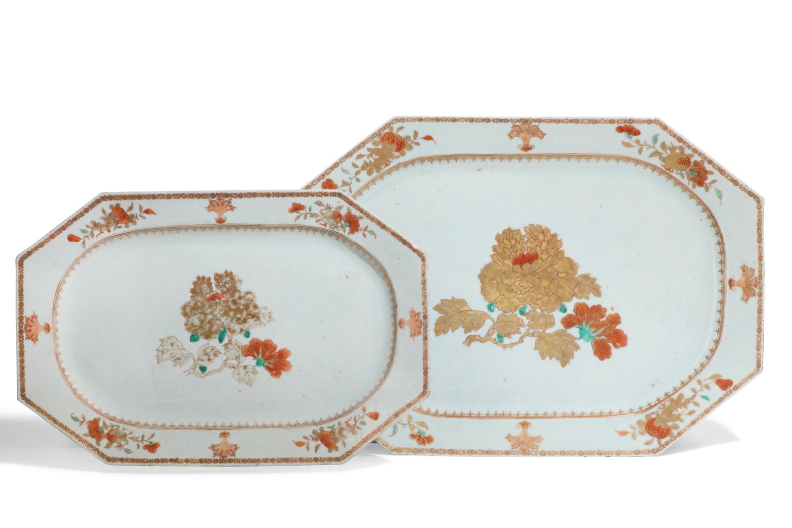 Two graduated Chinese Export porcelain platters (1 of 9)